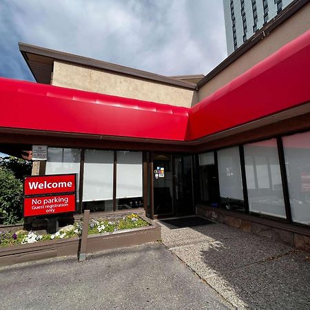 Econo Lodge Motel Village Calgary Bagian luar foto