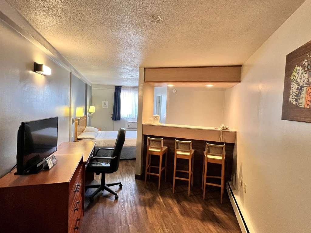 Econo Lodge Motel Village Calgary Ruang foto